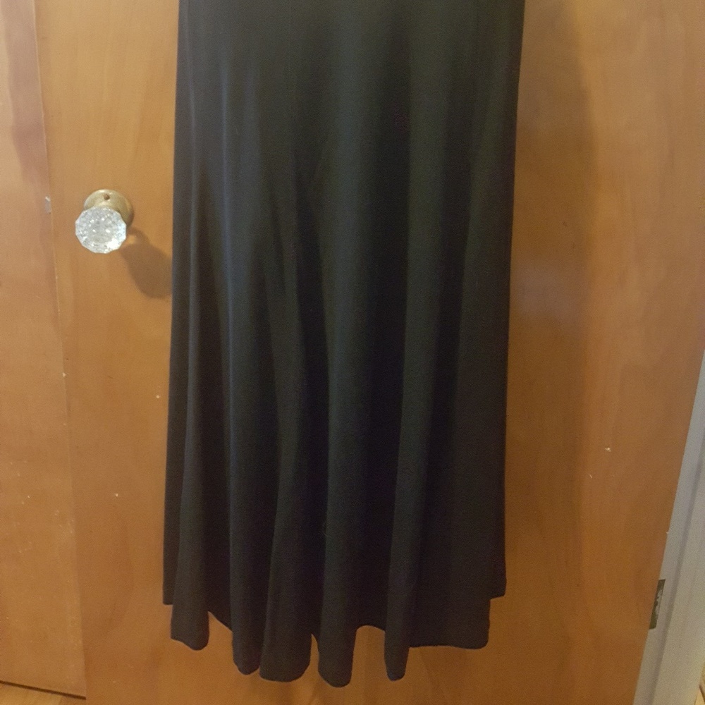 Flowing black skirt